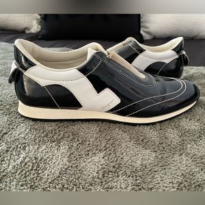 Salvatore Ferragamo  Woman Slipon Black And White Shoes Sz 9 VTG